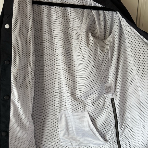 Nike Coach Jacket/Windbreaker - Picture 6 of 6